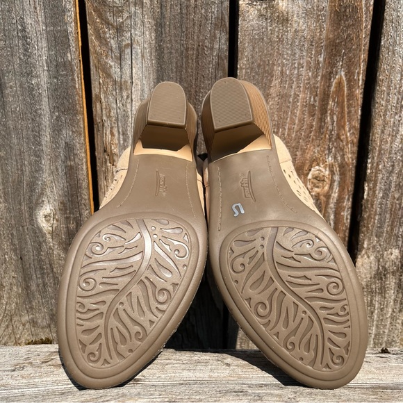 Earth Carson Hamden Die Cut Suede Leather Peep Toe Heel sandal shoes size 7.5 - Picture 3 of 16